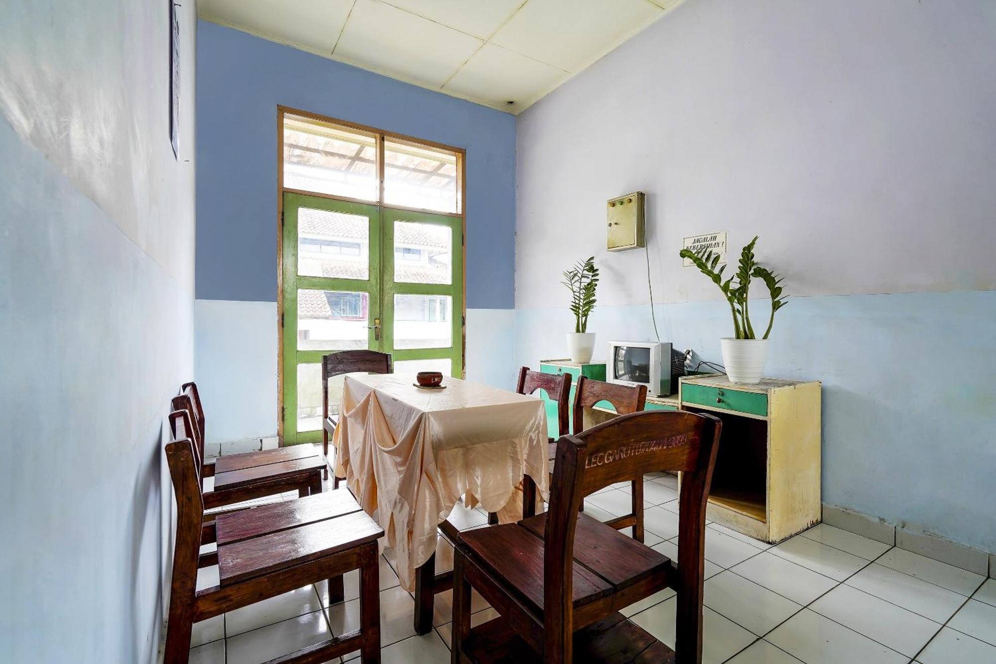 Spot On 91064 Wisma Lec Syariah Garut Kültér fotó