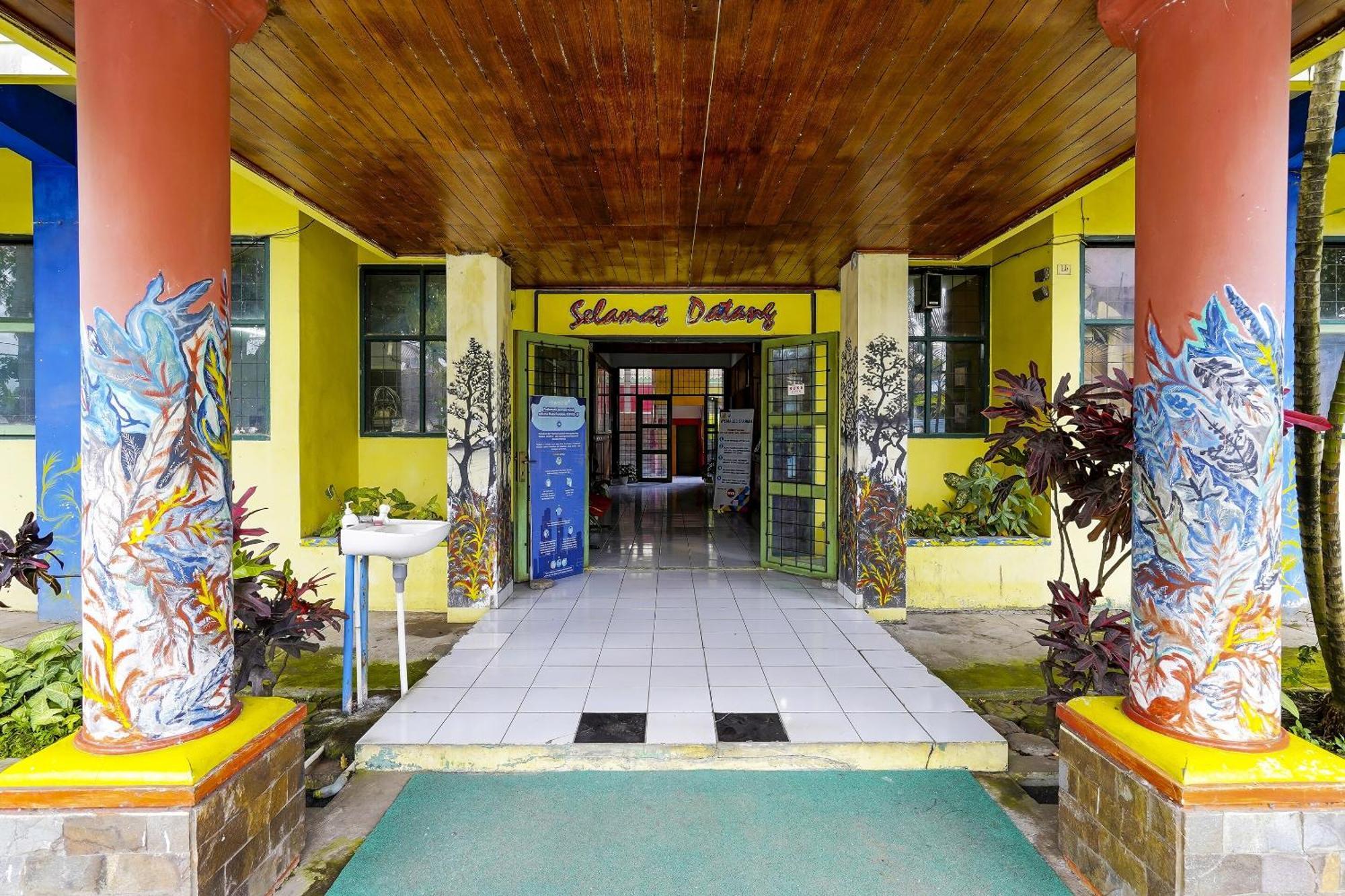Spot On 91064 Wisma Lec Syariah Garut Kültér fotó