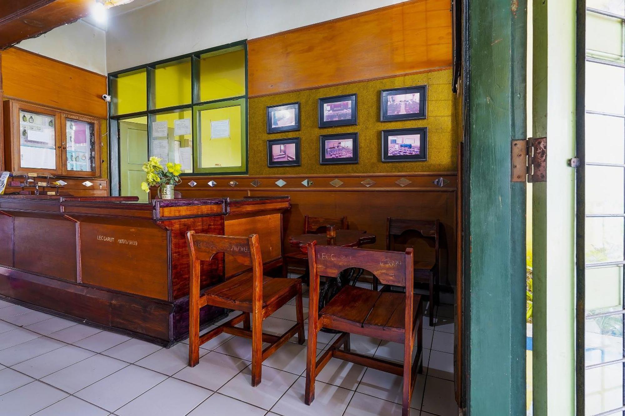 Spot On 91064 Wisma Lec Syariah Garut Kültér fotó