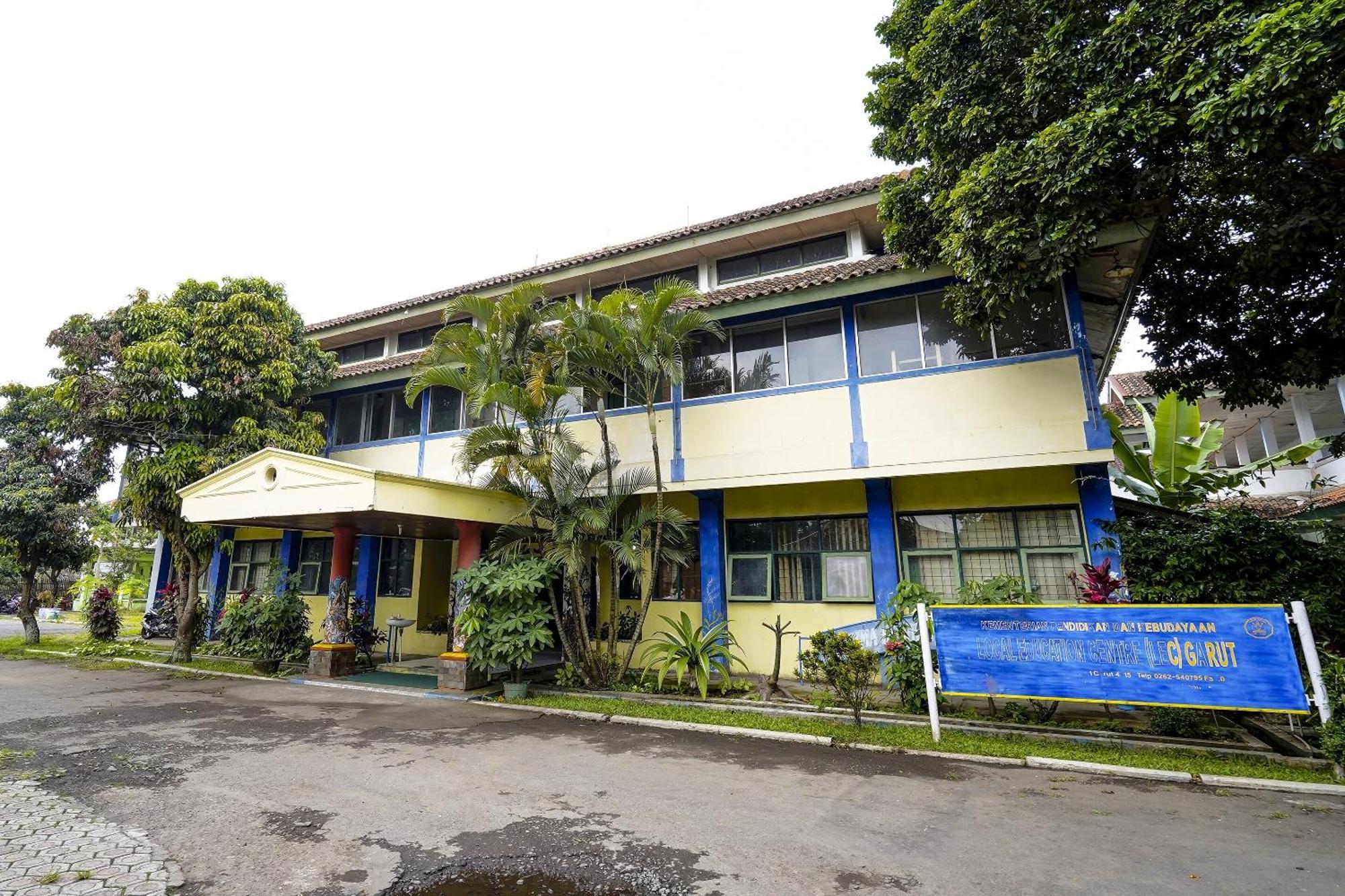 Spot On 91064 Wisma Lec Syariah Garut Kültér fotó